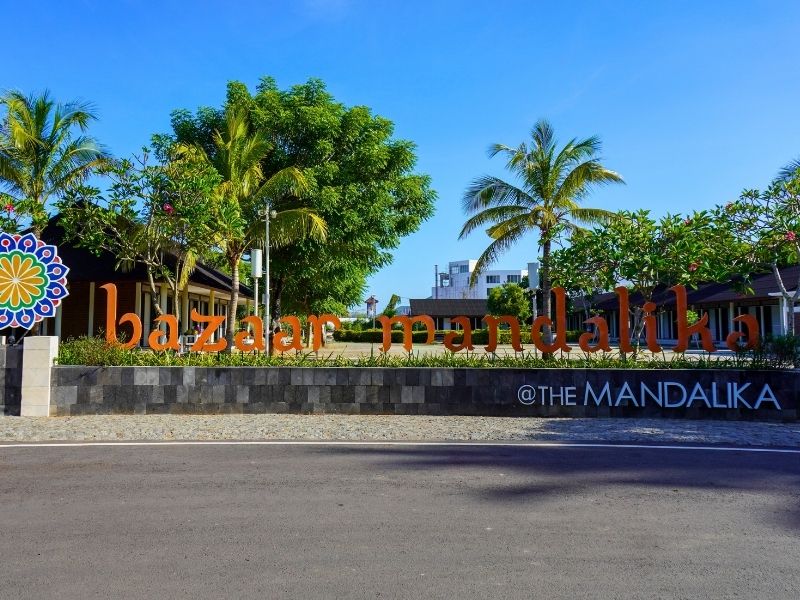 Wisata Pantai Kuta Lombok